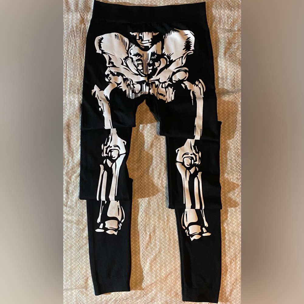 Spirit Halloween skeleton leggings